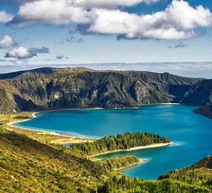 Lifting the clouds on land clearing and biodiversity loss. Credit: Pixabay/CC0 Public Domain