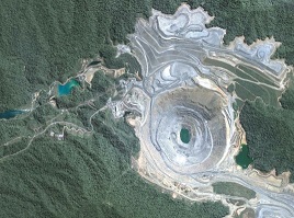 An aerial view of the Batu Hijau open pit gold mine in Indonesia. Photo: SkyTruth, (CC BY-NC-SA 2.0)