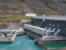 The Clyde Dam, fast-tracked as part of the Think Big policy in the 1970s but with long-lasting problems. www.shutterstock.com