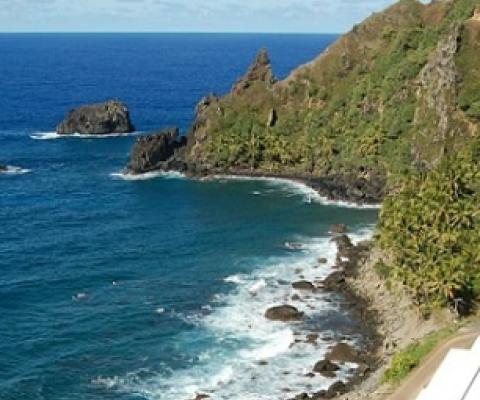 Pitcairn view of boat harbour Photo: Graham Wragg