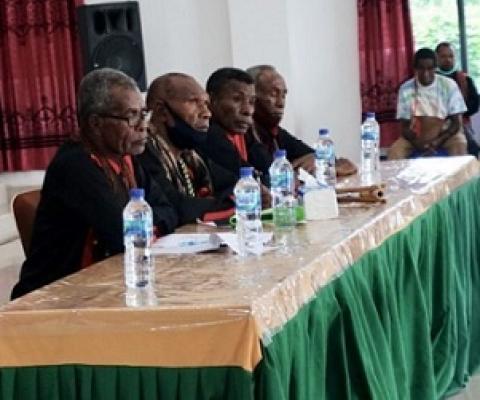 Members of Gelek Malak Kalawilis Pasa clan in Sorong, West Papua, Indonesia. Credit - Yayasan Pusaka.