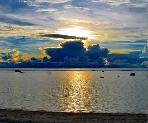 Namdrik Atoll lagoon at dawn. Credit - V. Jungblut