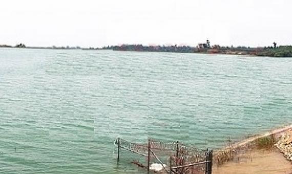 The tailings dam at Goldridge. Credit - www.solomonstarnews.com