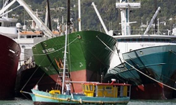 In Seychelles, artisanal and industrial fisheries coexist. Credit: IRD - Thibaut Vergoz