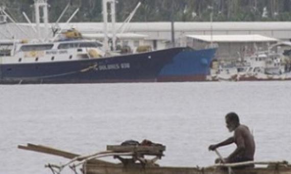 Fishing vessels, both modern and traditional, in the Madang lagoon, Papua New Guinea; part of the planned Pacific Marine Industrial Zone. Photo: RNZI / Johnny Blades