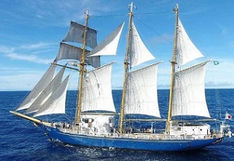 Sail training ship Miraie crossing the western North Pacific Ocean in January 2020. © Toshihiko Tanaka